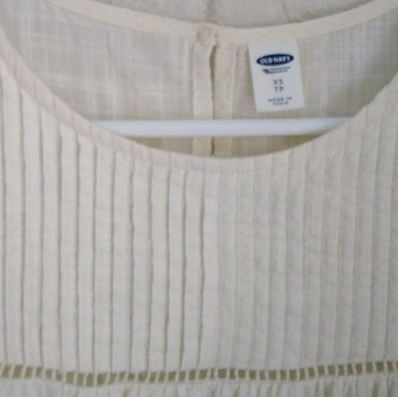 Old Navy Tank Top XS Cream Off White Pleats Crewneck Crochet - Picture 4 of 4